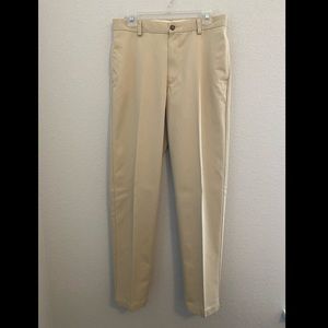 MEN’S LL Bean Classic Fit Khaki Slacks • 31x34